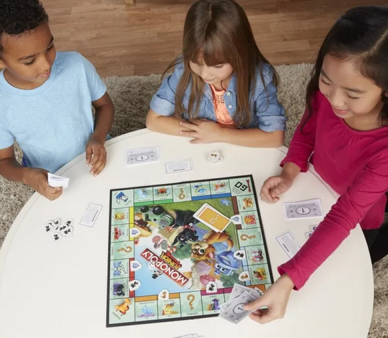 Monopoly Junior - Wersja Gry dla Dzieciaków z Parkiem Rozrywki